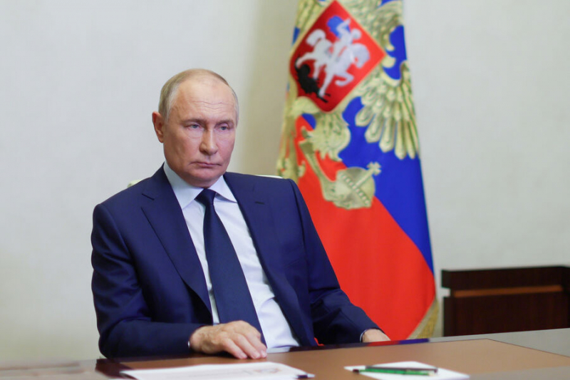 Владимир Путин проводит совещание по ситуации в Курской области — трансляция