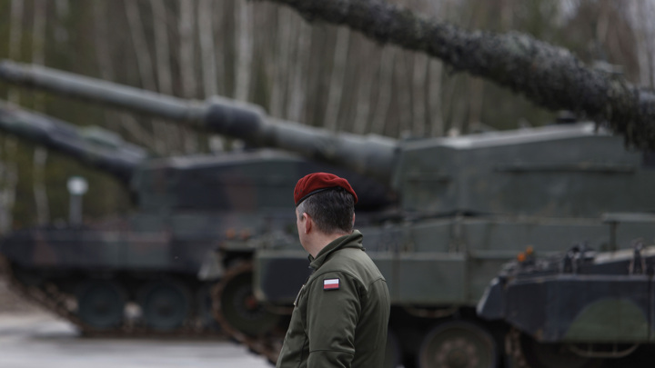 Польским военным разрешили не бриться и иметь татуировки на видимых частях тела