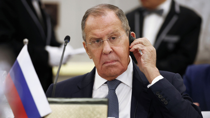 Лавров: Россия, чтобы не усугублять ситуацию, шлет США сигналы - Новости на Вести.ru
