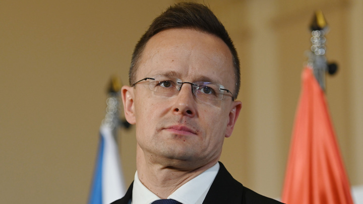 Сийярто раскритиковал намерение Киева перекрыть поставки всей энергии из РФ в ЕС - Новости на Вести.ru