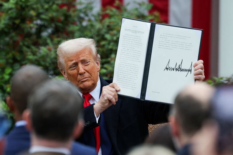 «Россия может стать новым рынком сбыта». Как пошлины Трампа скажутся на российской экономике?