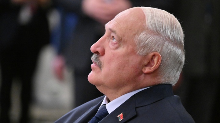 Лукашенко: Россия готова выполнять договоренности с США по Украине - Новости на Вести.ru