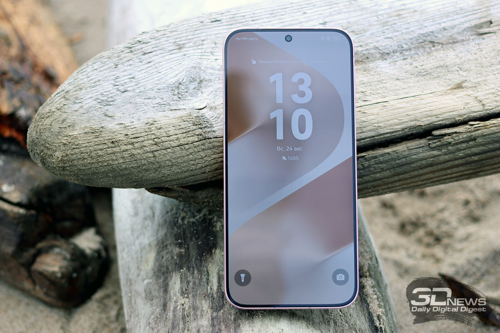 Huawei представила глобальную версию тонкого складного смартфона Mate X7
