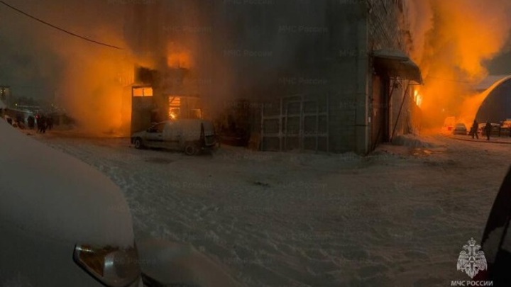 Пожар, вспыхнувший на складе с текстилем в Одинцове, локализован - Новости на Вести.ru
